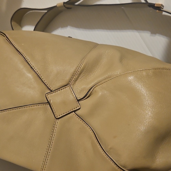 Tan Leather Cecile Bag with Convertible Strap Extra large - Picture 5 of 13